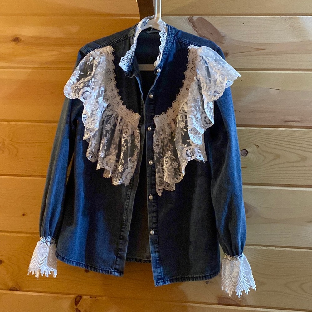 Women’s shirt